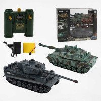 Танкова битва на радіокеруванні (99823) 2 танки, акумулятори 4.8 V, пульти 2.4 GMHz, звуки, підсвічування, гумові гусениці, рухома башта
