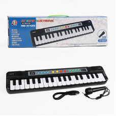 Синтезатор (MQ 37 a05 штрихкод=97152) 37 клавіш, ефекти, мікрофон, мелодії, запис та відтворення звуків, працює від мережі та батарейок, в коробці