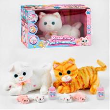 Мама киця та кошенята (10002) WToys, 2 види, звуки, мелодії, пісні англійською, кошенята, імітація годування, запис голосу, в коробці